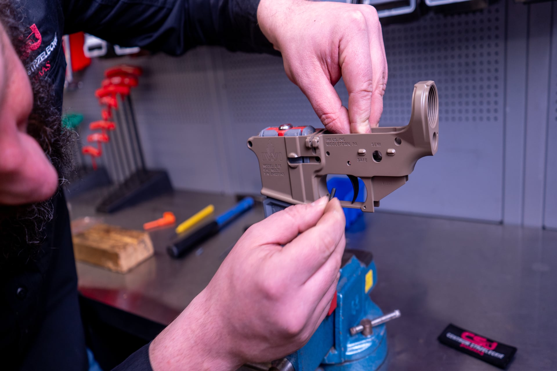 Wymiana mechanizmu spustowego w broni długiej